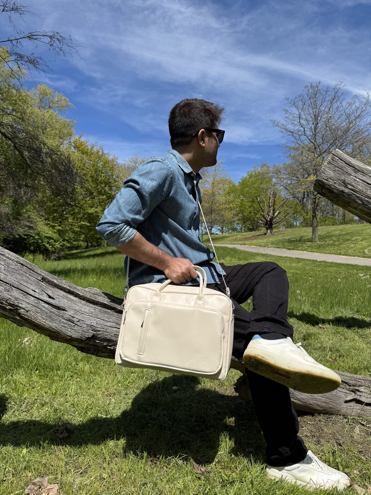 USOTG Voyager leather detailing