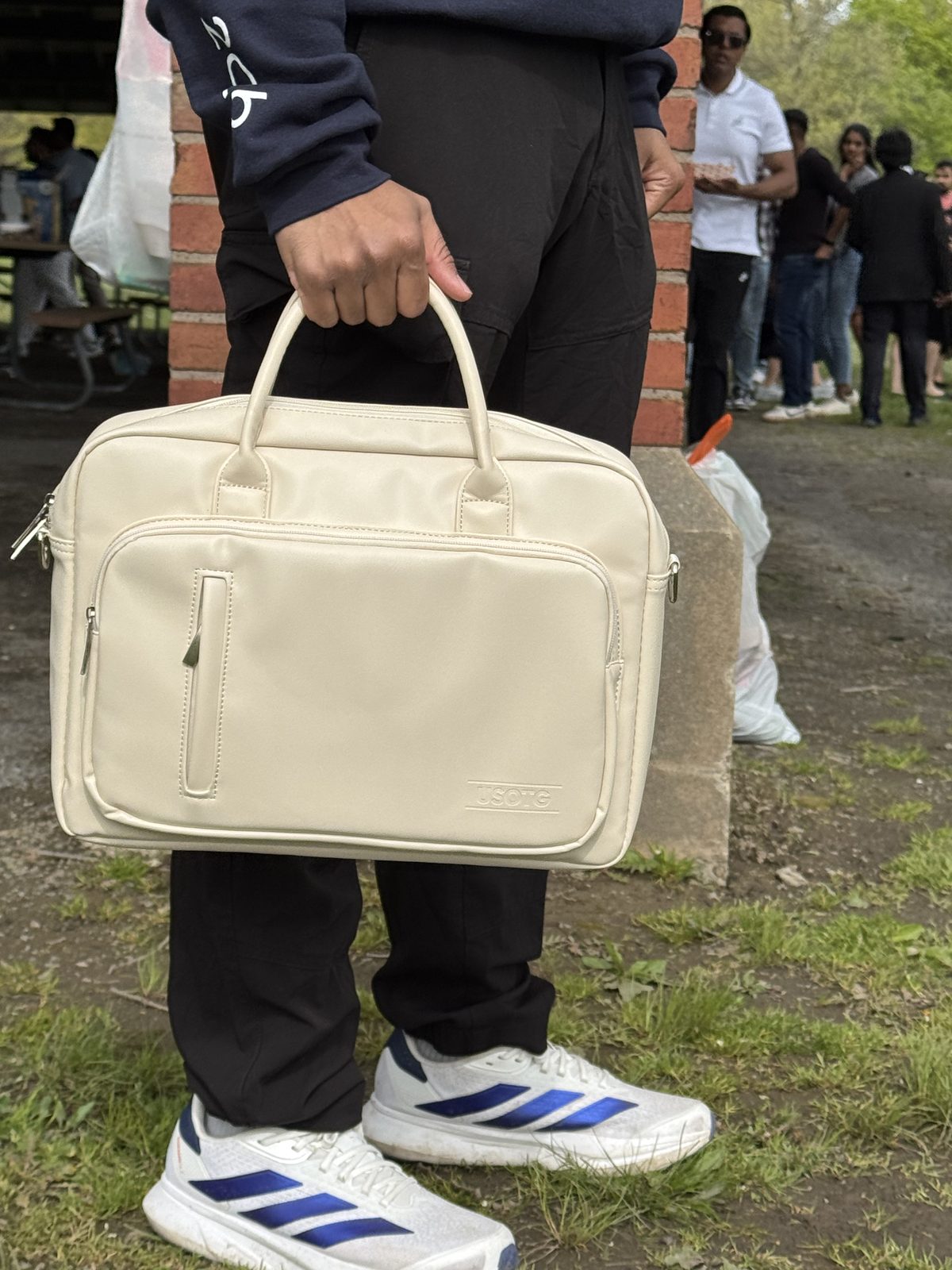 USOTG Briefcase lifestyle carry