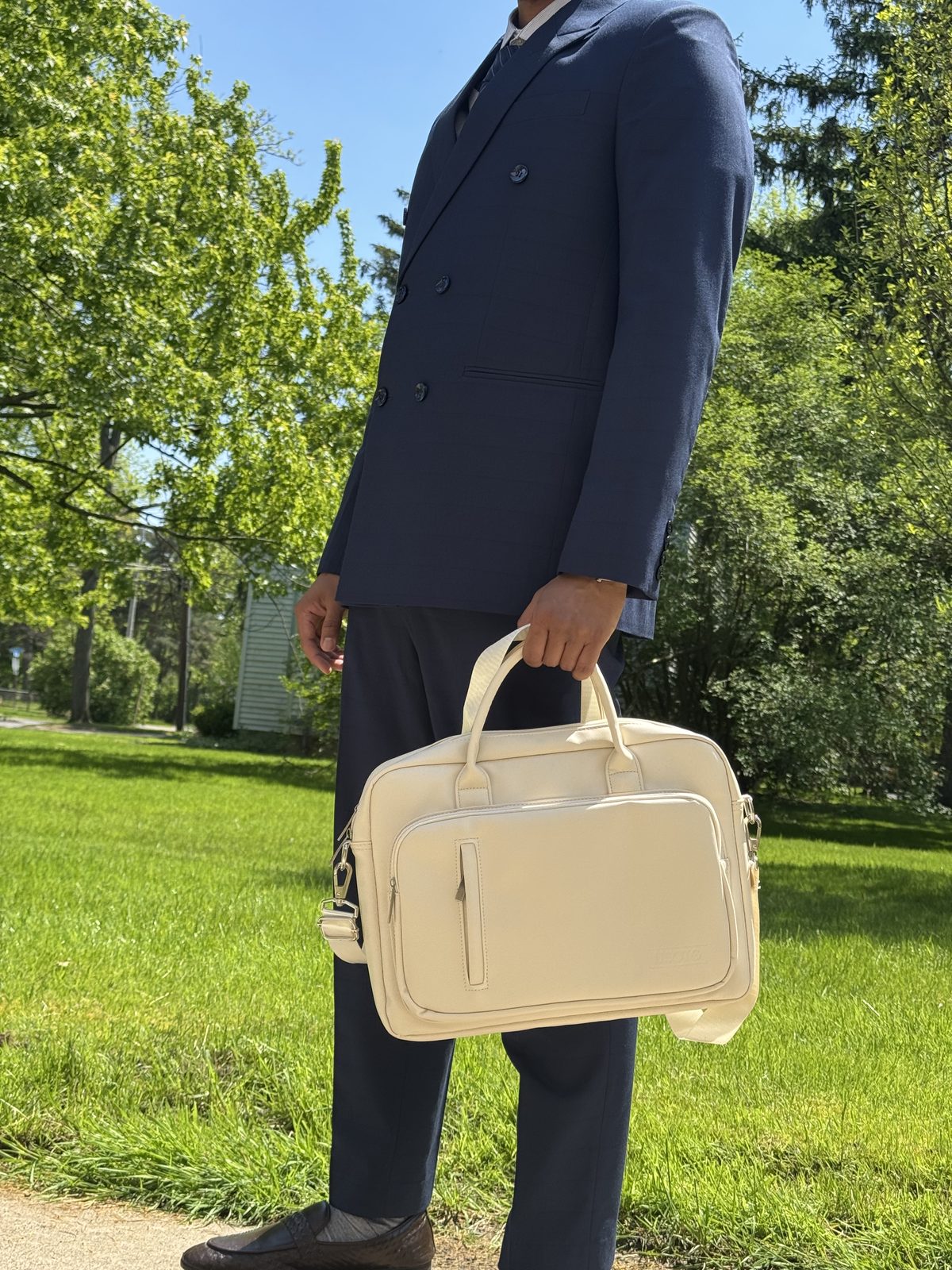 USOTG Briefcase urban street
